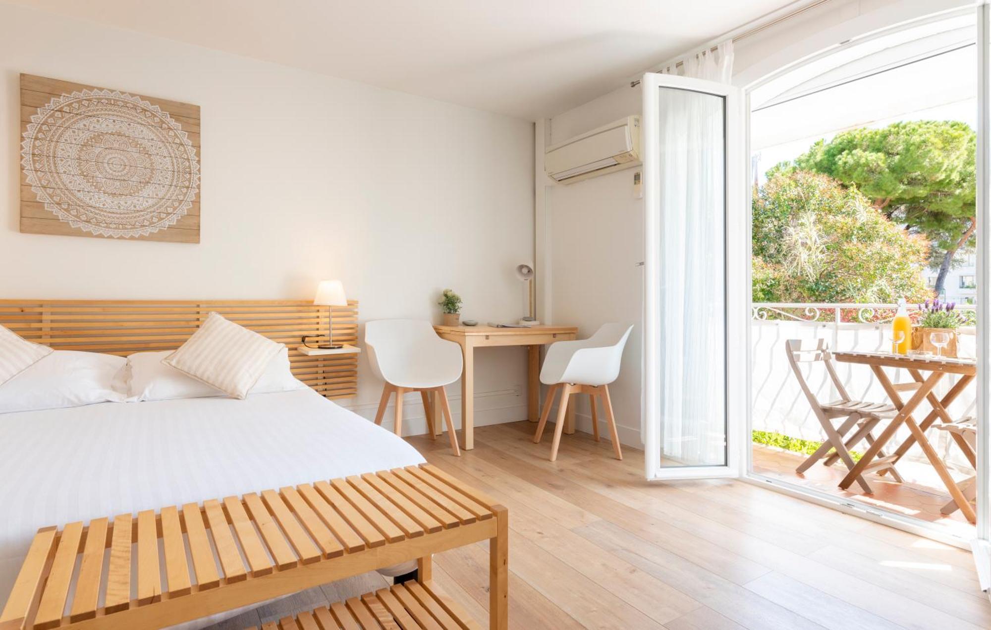Hotel & Studios Astor Antibes Bagian luar foto