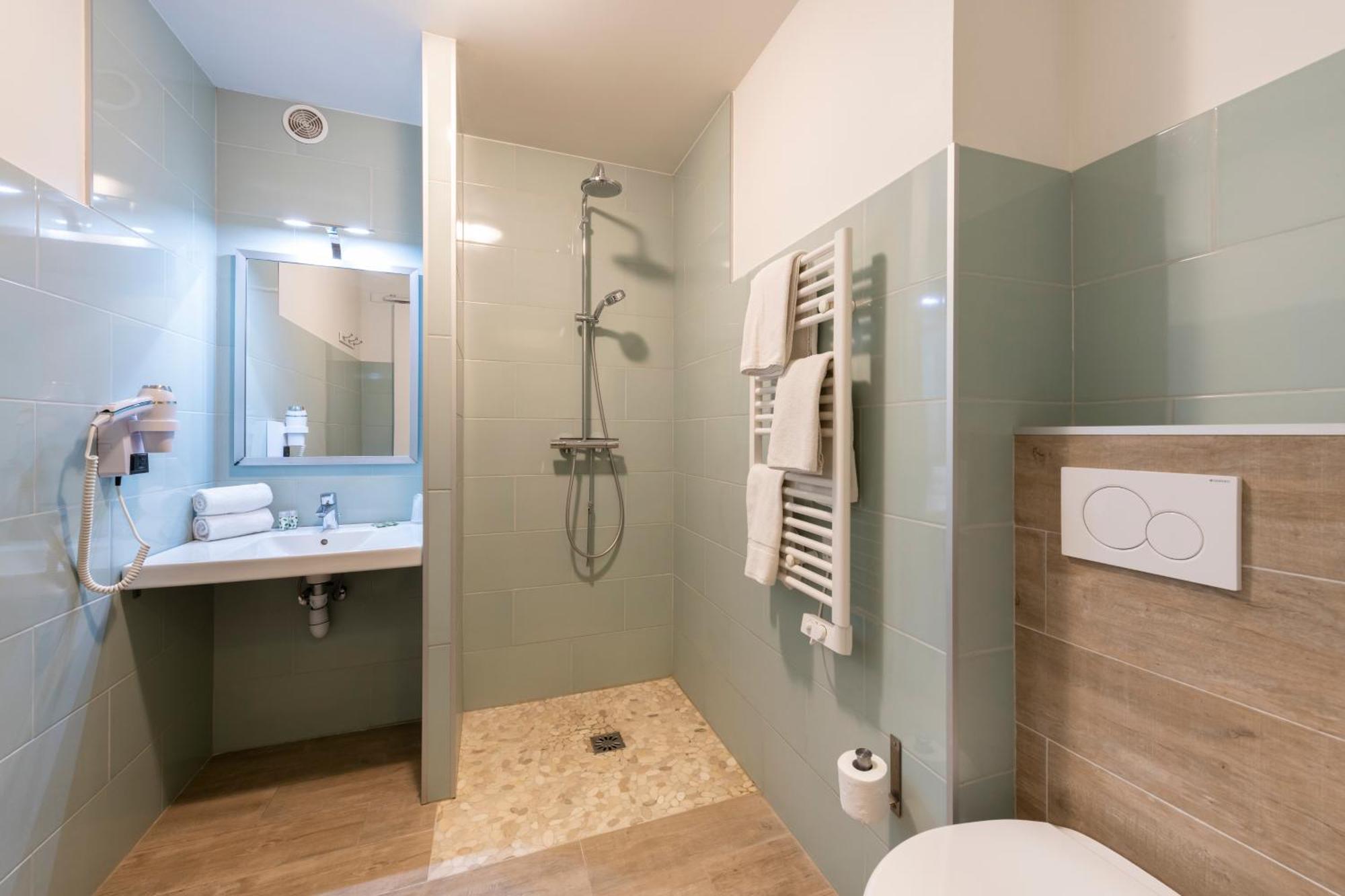 Hotel & Studios Astor Antibes Bagian luar foto