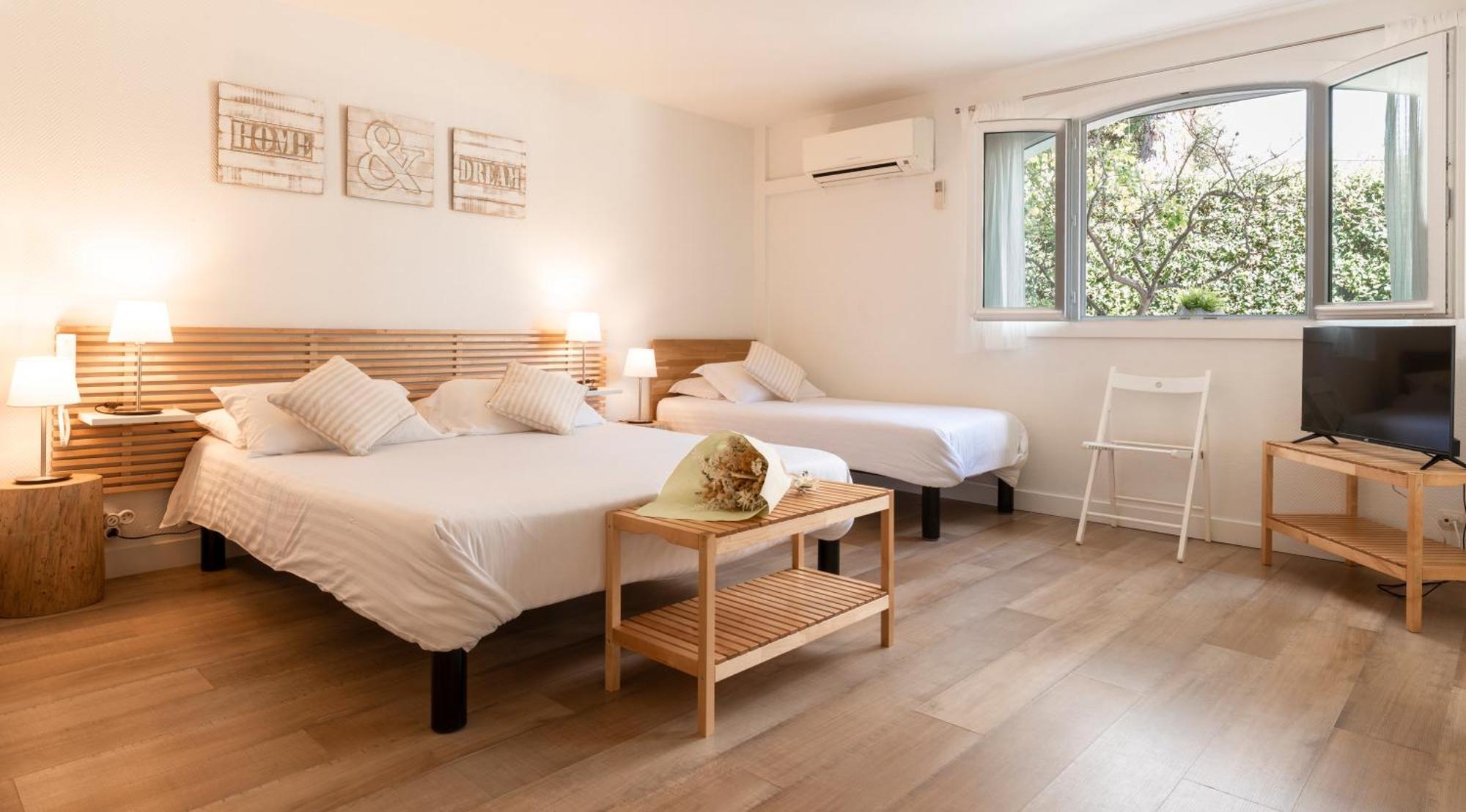Hotel & Studios Astor Antibes Bagian luar foto