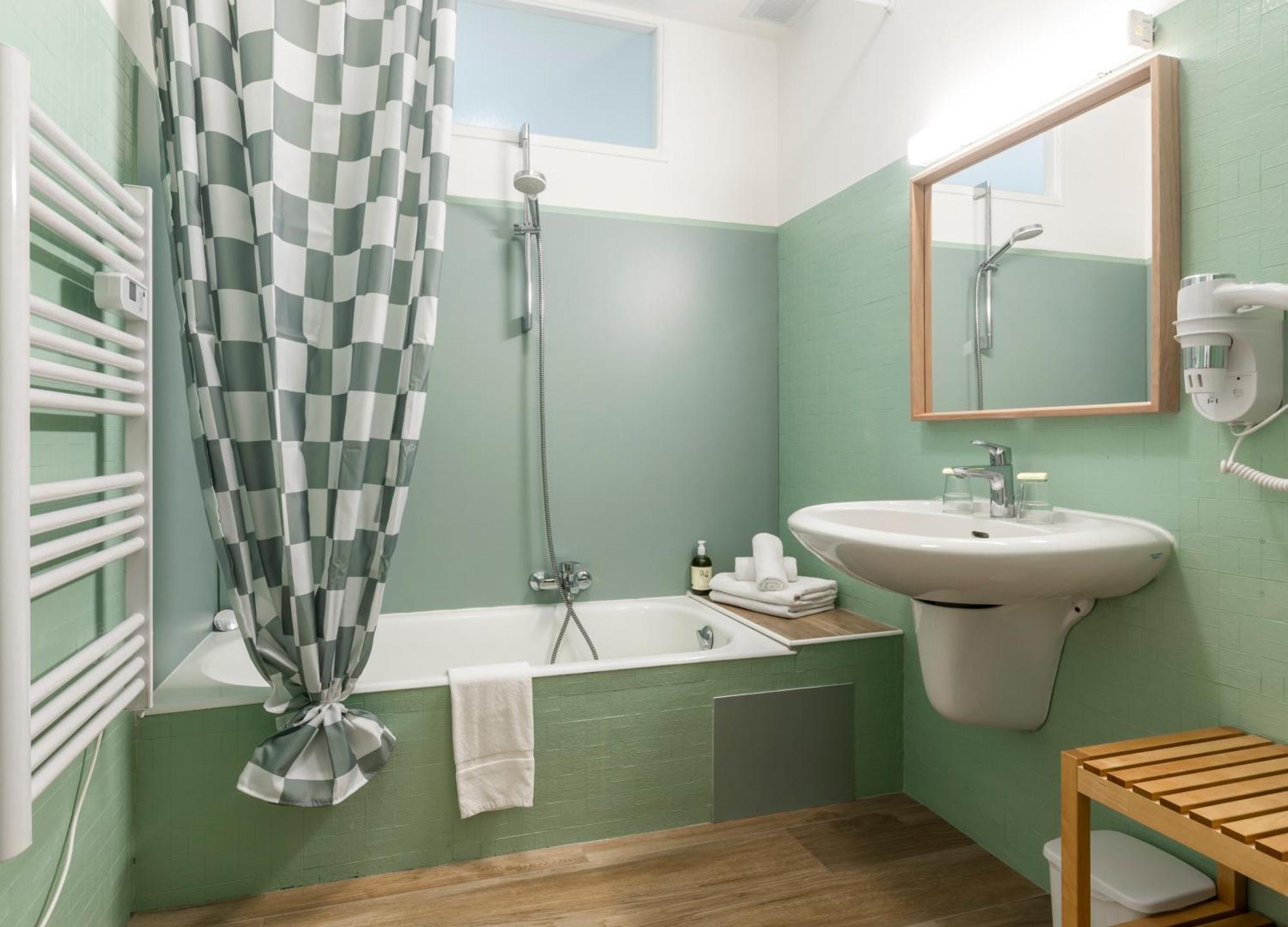 Hotel & Studios Astor Antibes Bagian luar foto